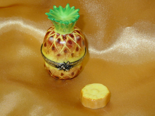Pineapple with slice