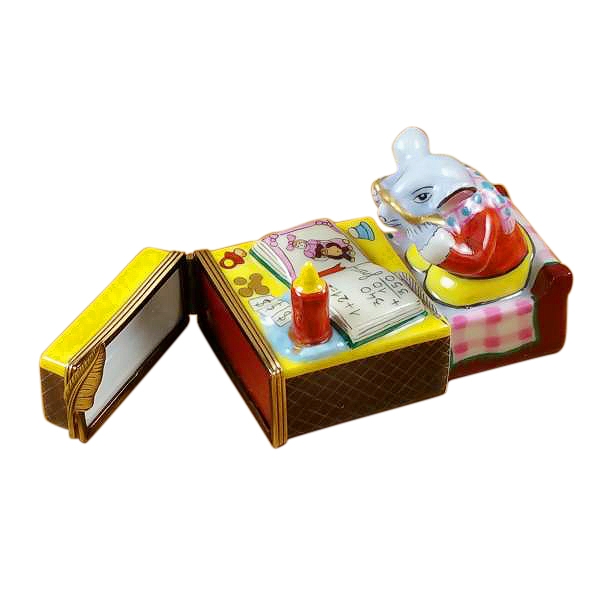 Mouse in matchbox - desk