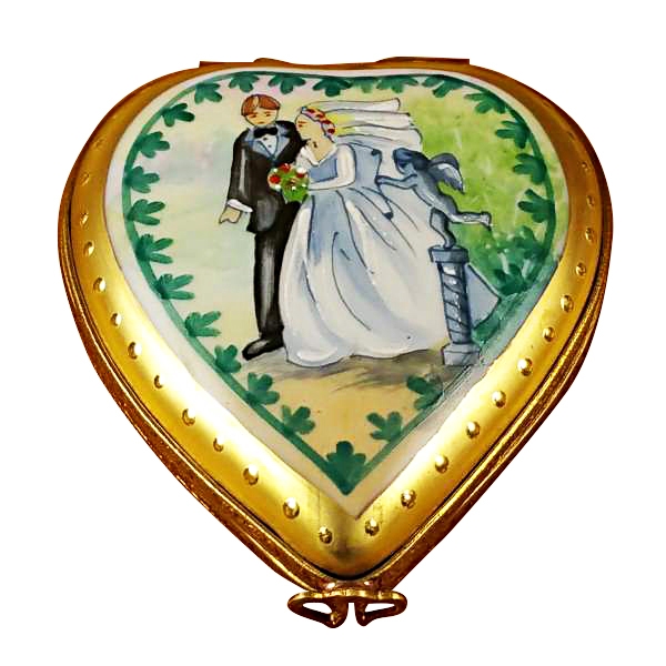 Studio collection - heart w/wedding couple