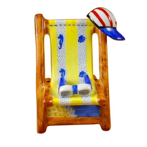 LOUNGE CHAIR W/RED/WHITE/BLUE HAT