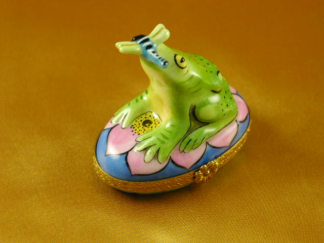 Frog sitting w/dragonfly Frog sitting w/dragonfly