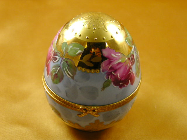 Light blue & gold egg with roses Light blue & gold egg with roses