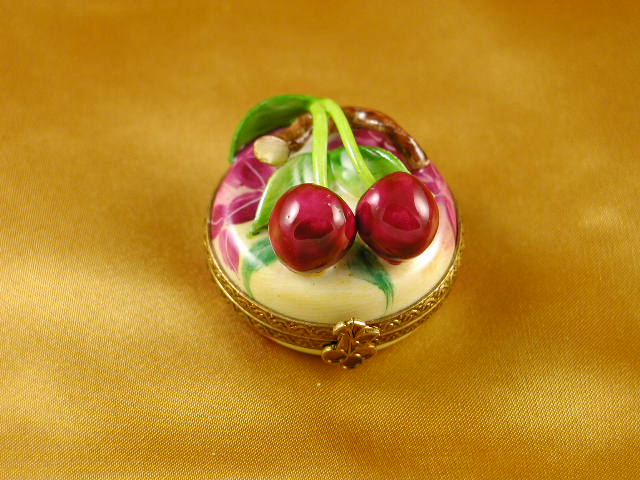 Cherries on small round.. Cherries on small round..