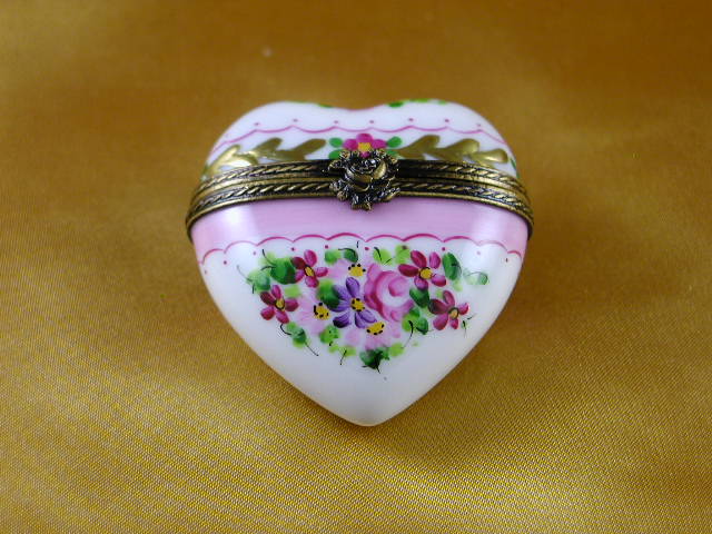 Heart box thousand flowers.. Heart box thousand flowers..