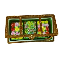 Greenhouse w/flower trays