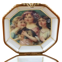 Studio collection - octagonal box pink flowers - sisters w/rabbit