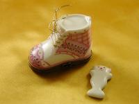 Baby shoe with bear plaque pink Baby shoe with bear plaque pink