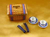 Picnic basket red/white/blue Picnic basket red/white/blue