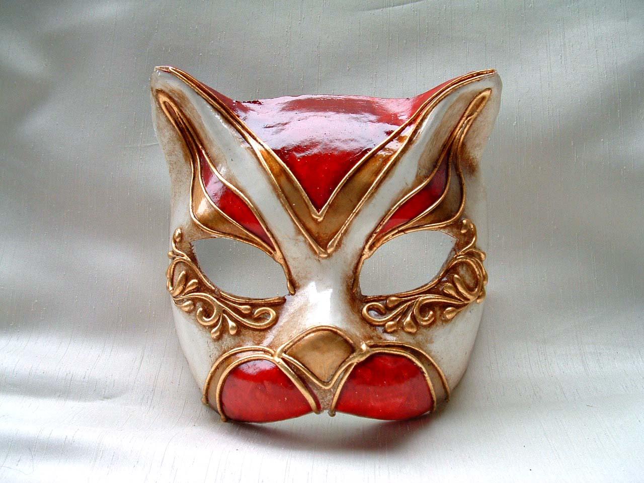 Cat Monica Red Venetian Mask Cat Monica Red Venetian Mask