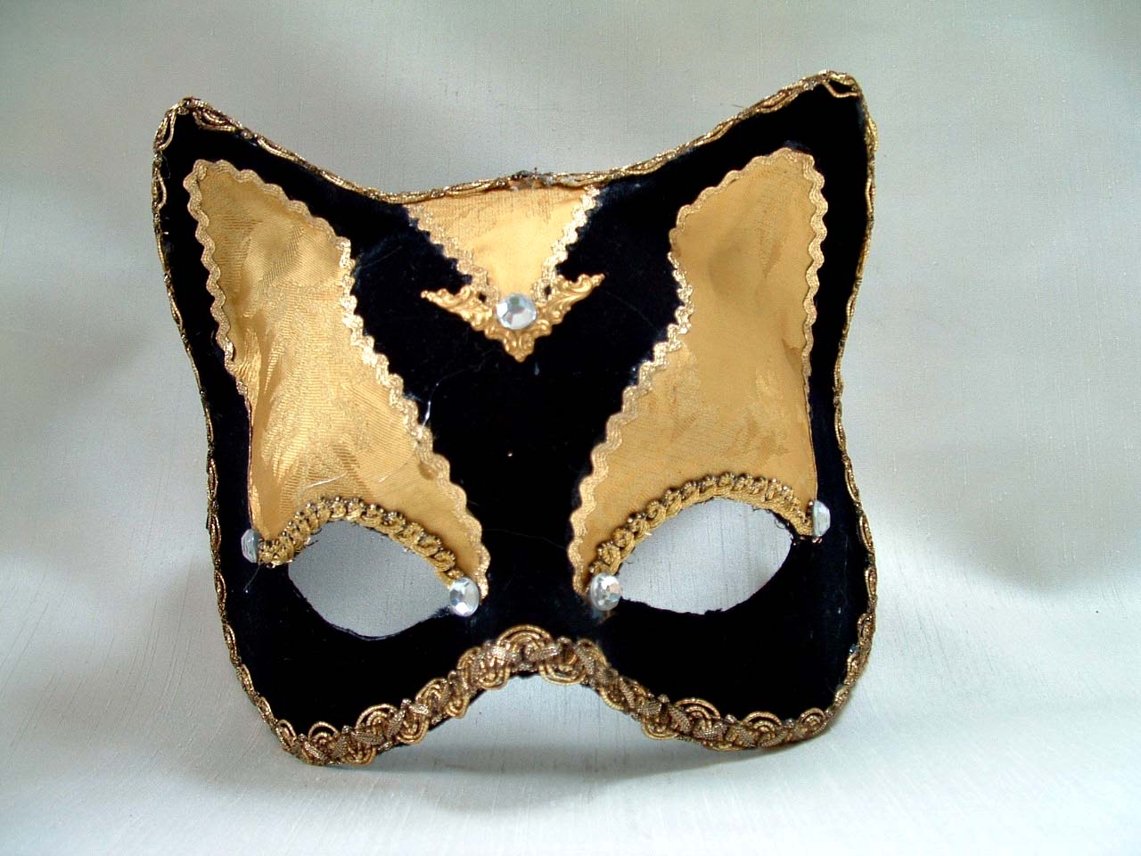 Cat Gold Stoffa Venetian Mask Cat Gold Stoffa Venetian Mask