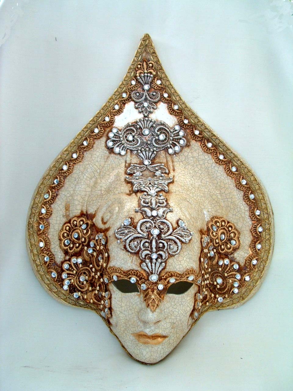 Goccia Macrame/Crackle Venetian Mask Goccia Macrame/Crackle Venetian Mask