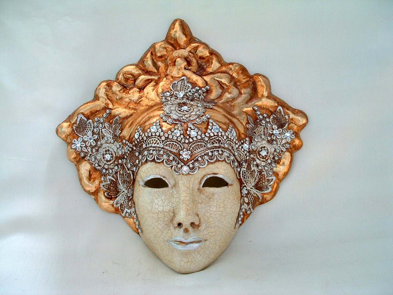 Liberty Crackle Macrame Venetian Mask Liberty Crackle Macrame Venetian Mask
