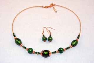Emerald murano glass oval and globes necklace and earrings
