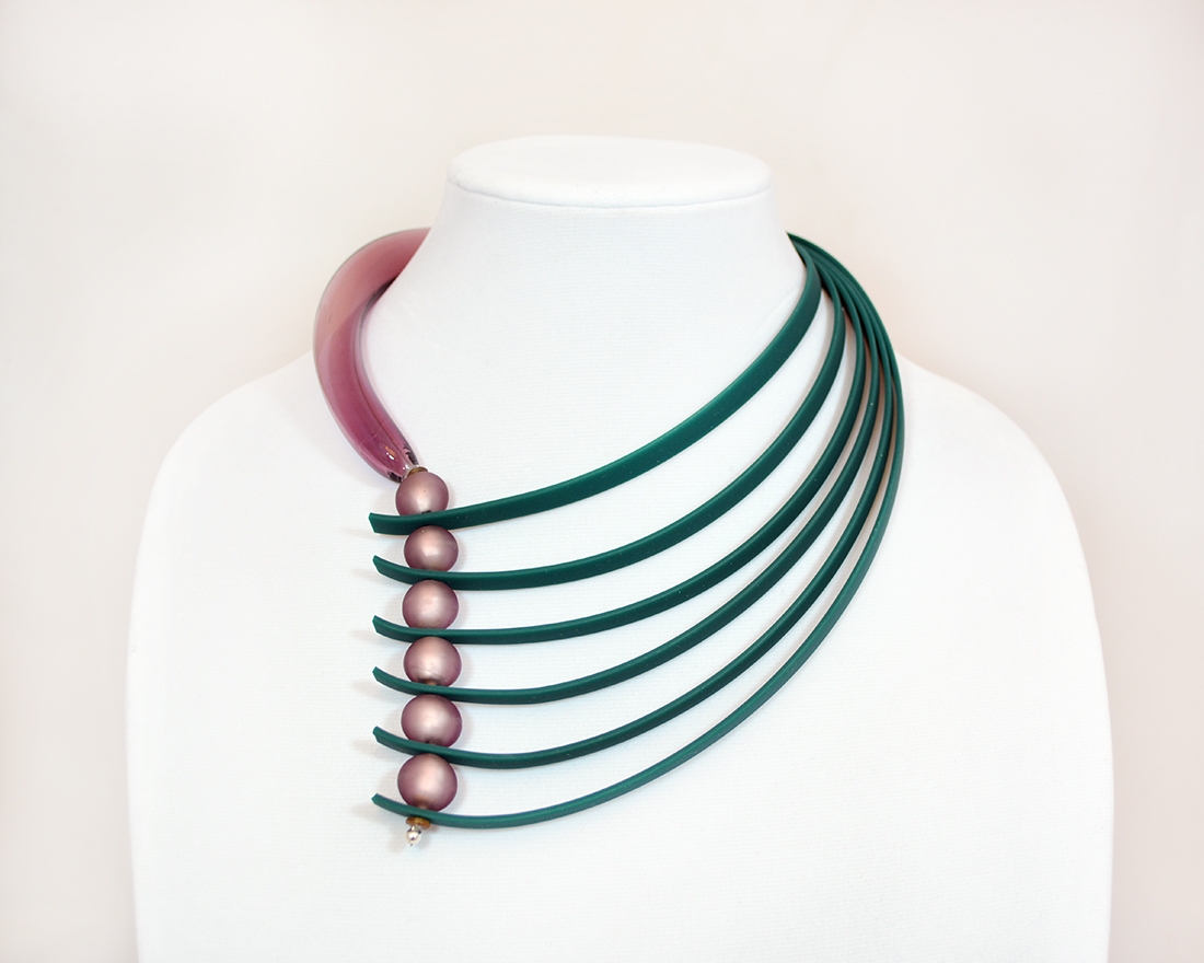 Violet and green murano glass and caoutchouc necklace jewelry