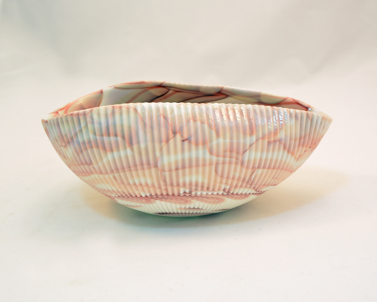Mignon Shell Murano glass Ivory and Red bowl