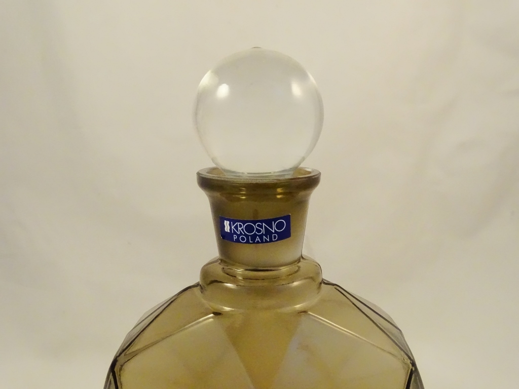 Bronze Glass Wine Bottle With Clear Round Lid