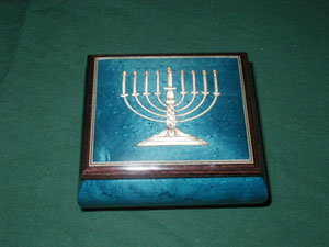 Sorrento High Gloss Finish music box with Judaica (menorah) inlay