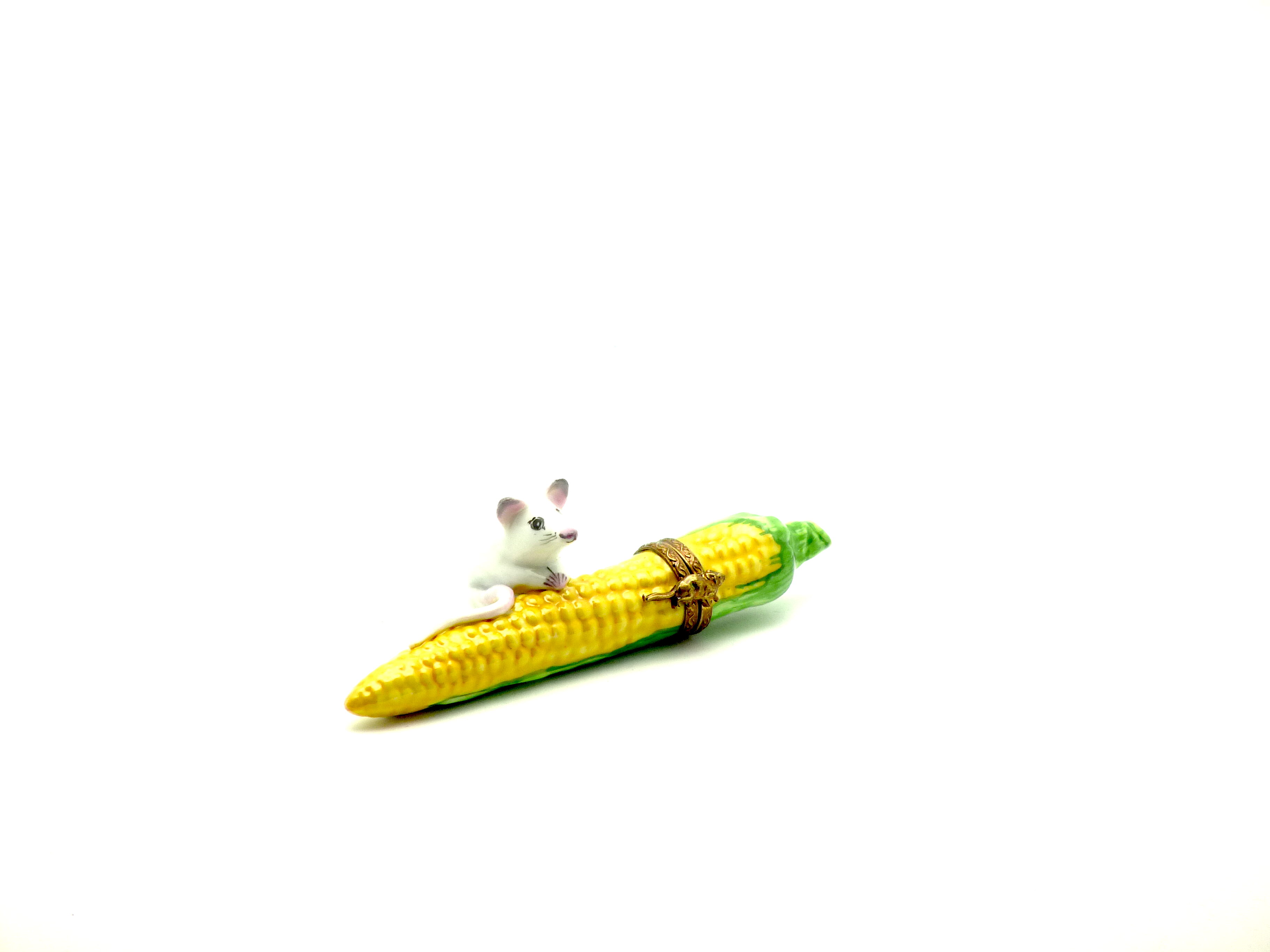 Mouse with corn