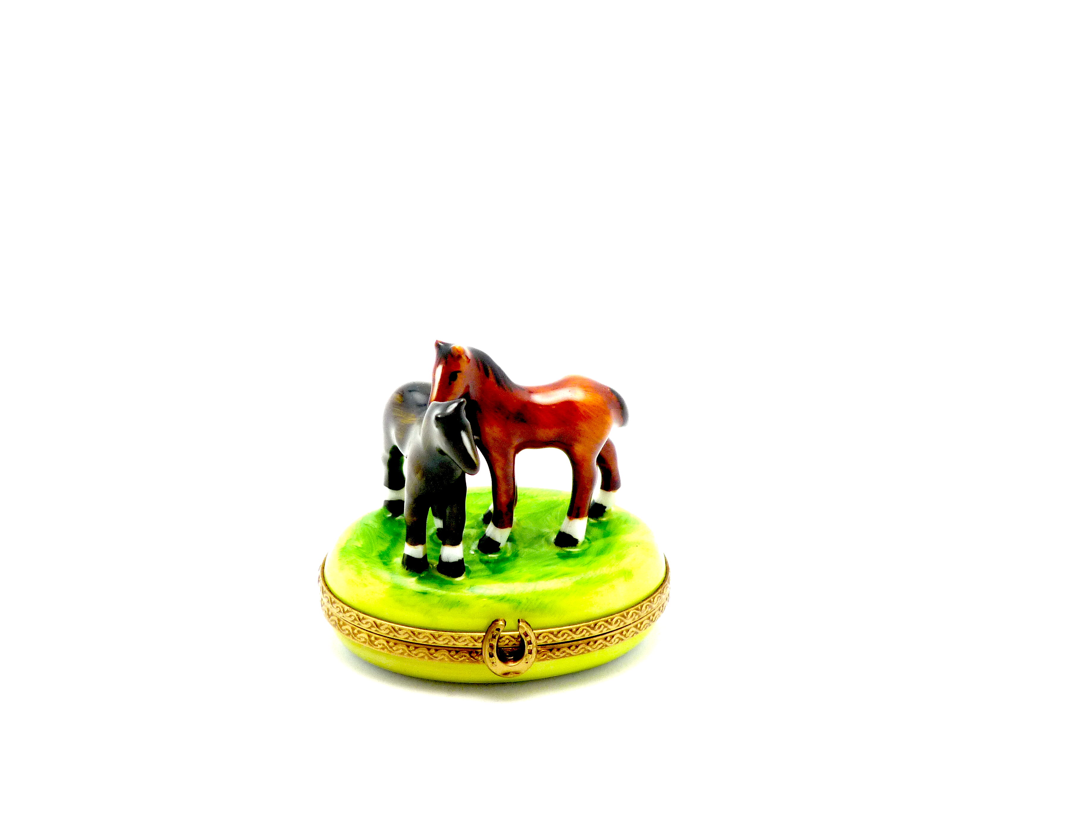 2 horses on small oval