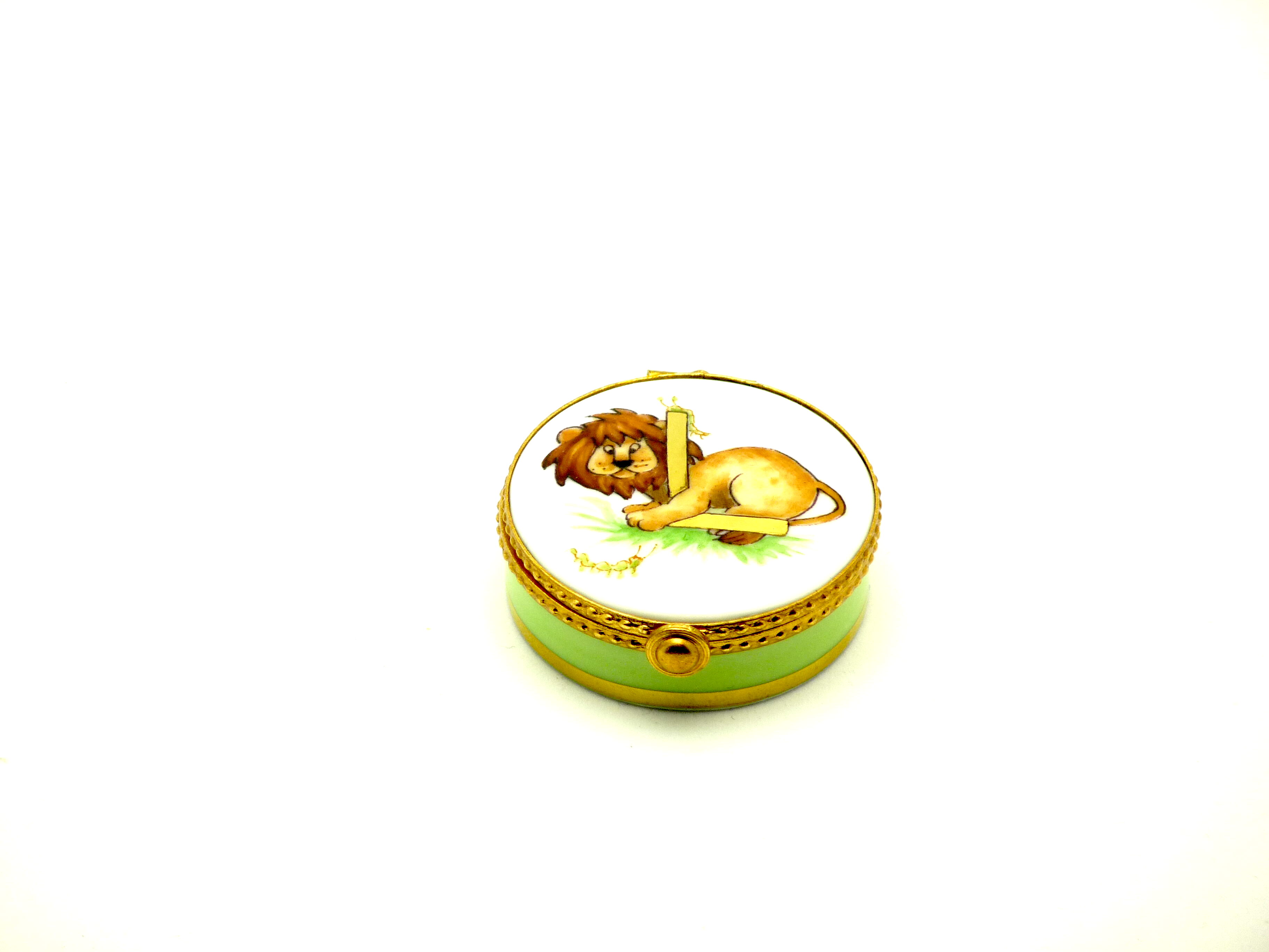 Round initial box - Letter L