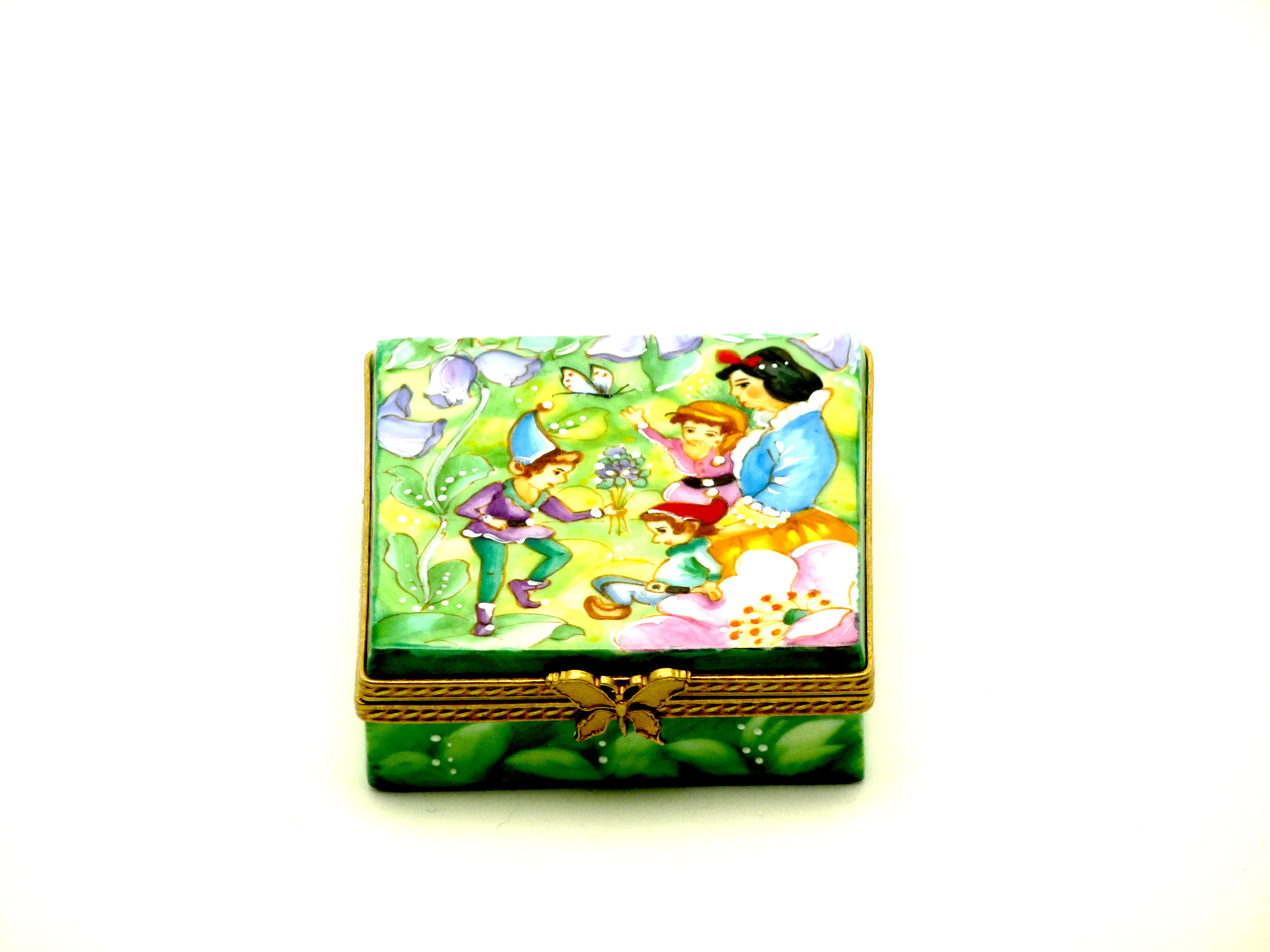 Snow white square box