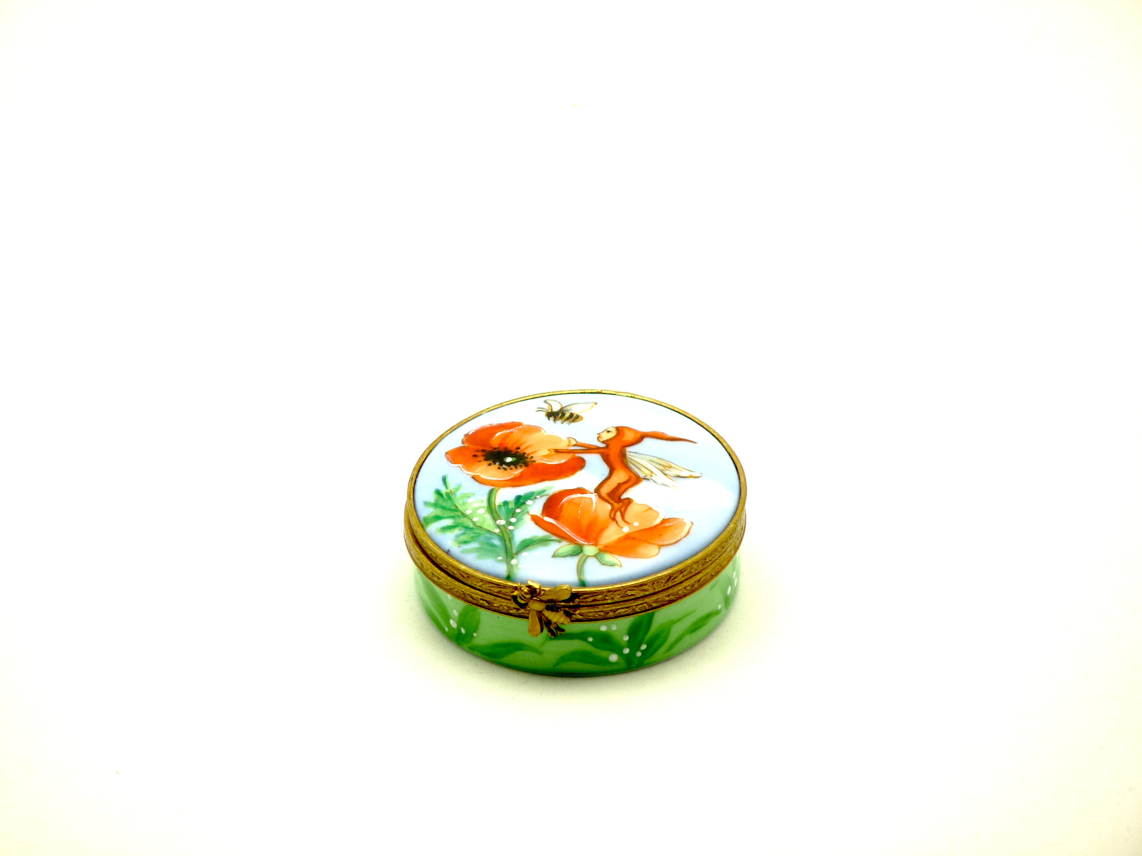 Fairy box with poppy round