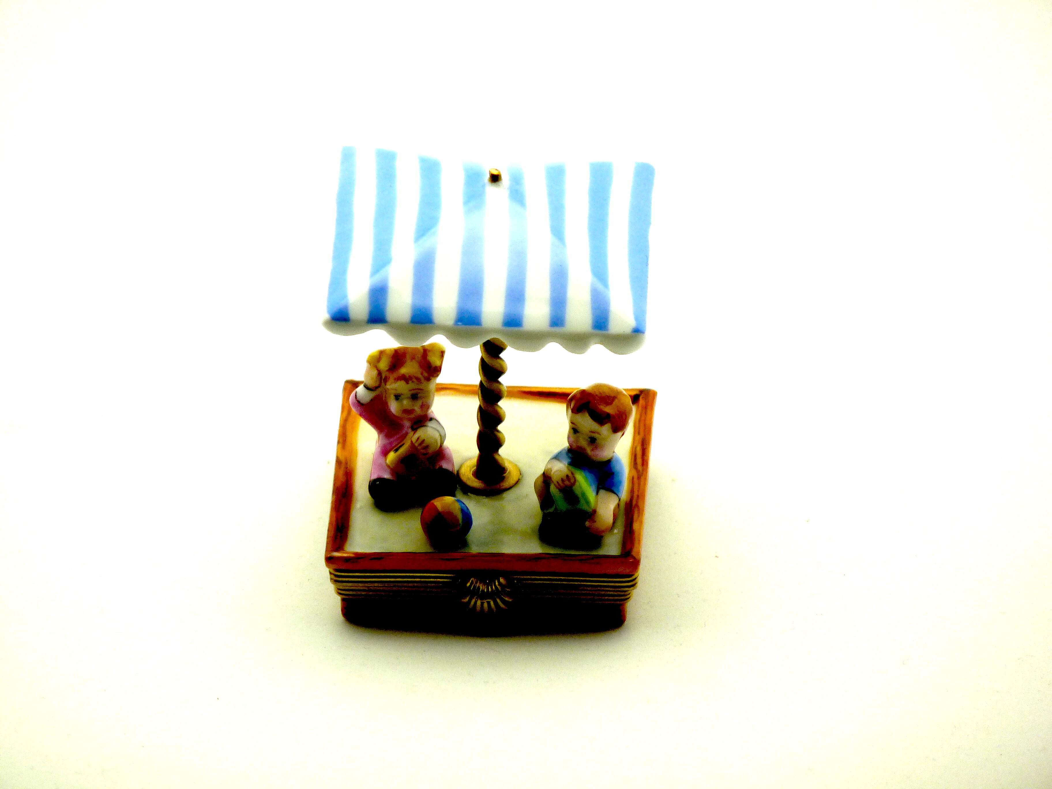 Sand box with babies -blue