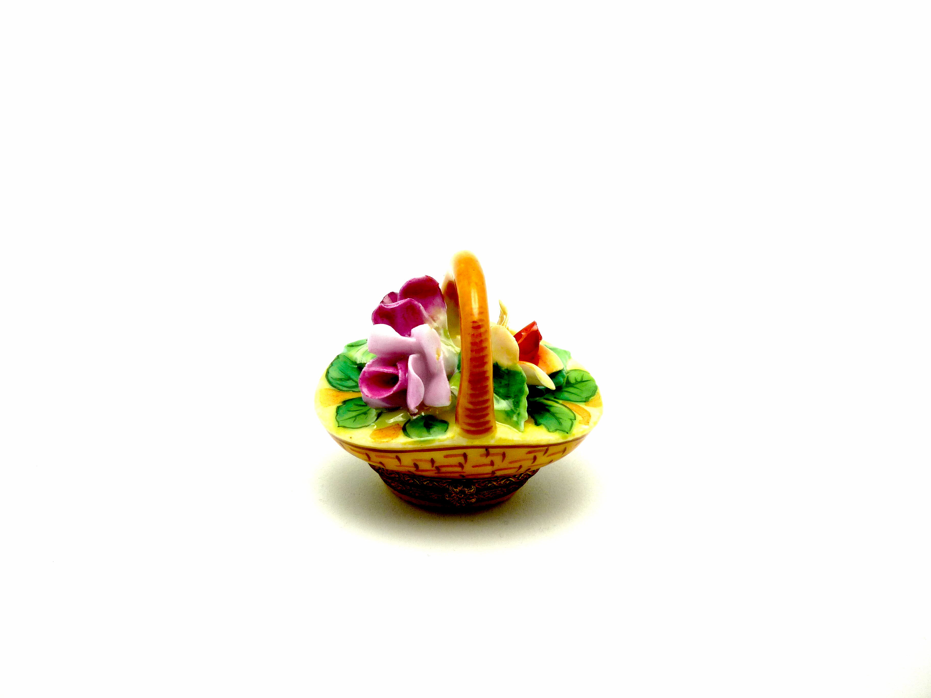 Basket with roses