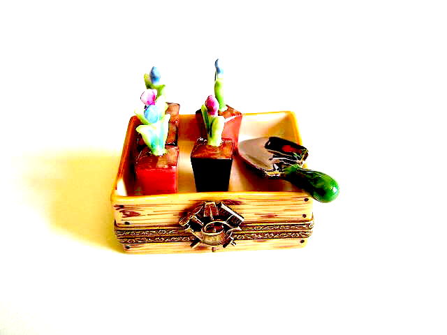 Flower box with shovel