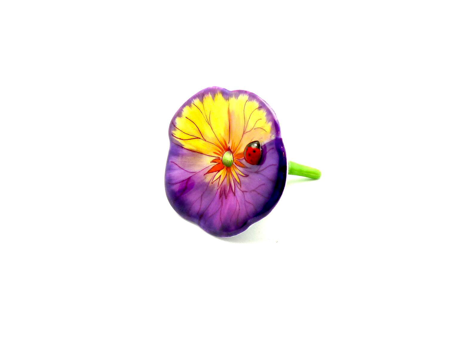 Pansy with lady bug