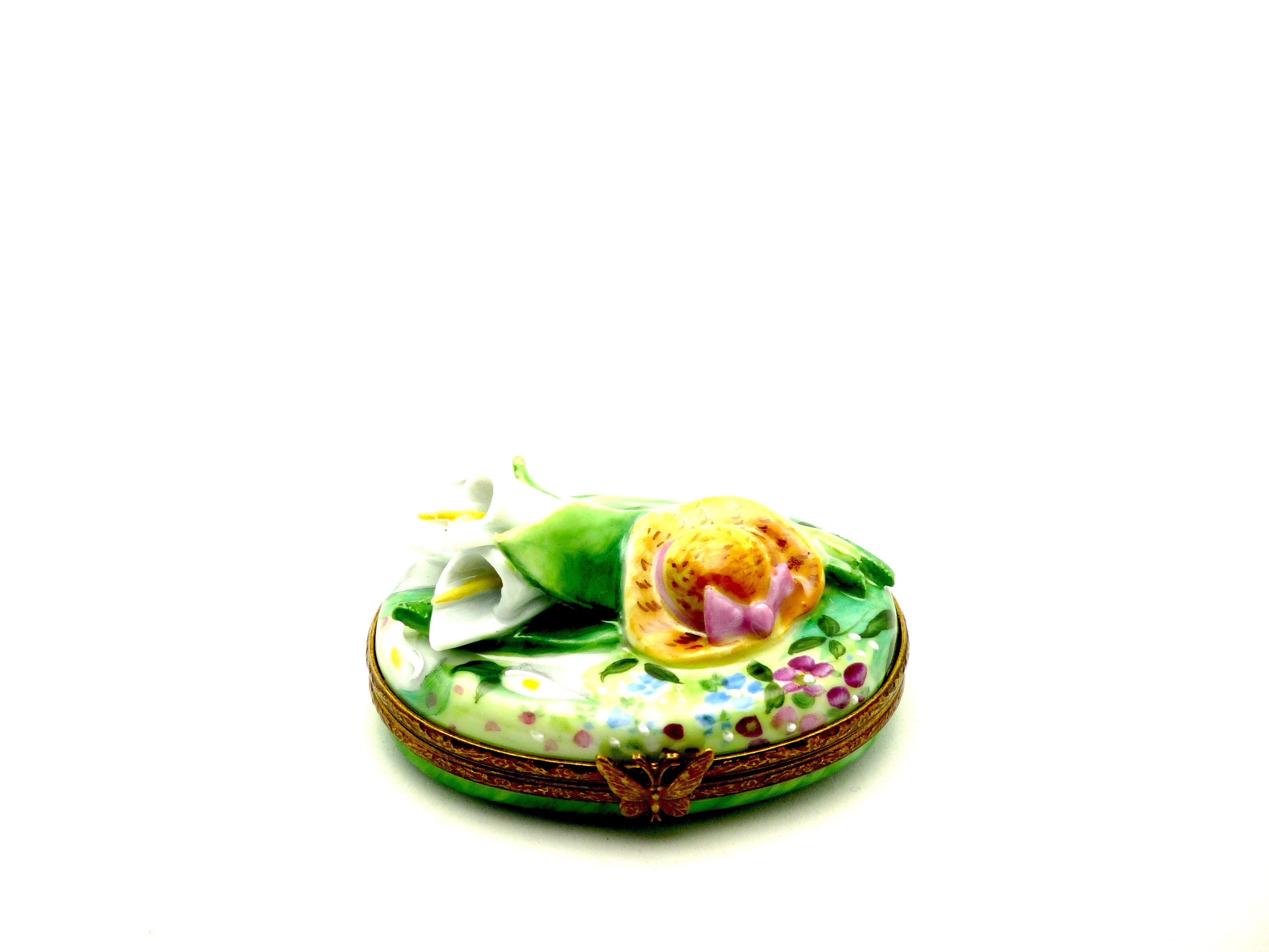 Oval box fleur de lys 3D