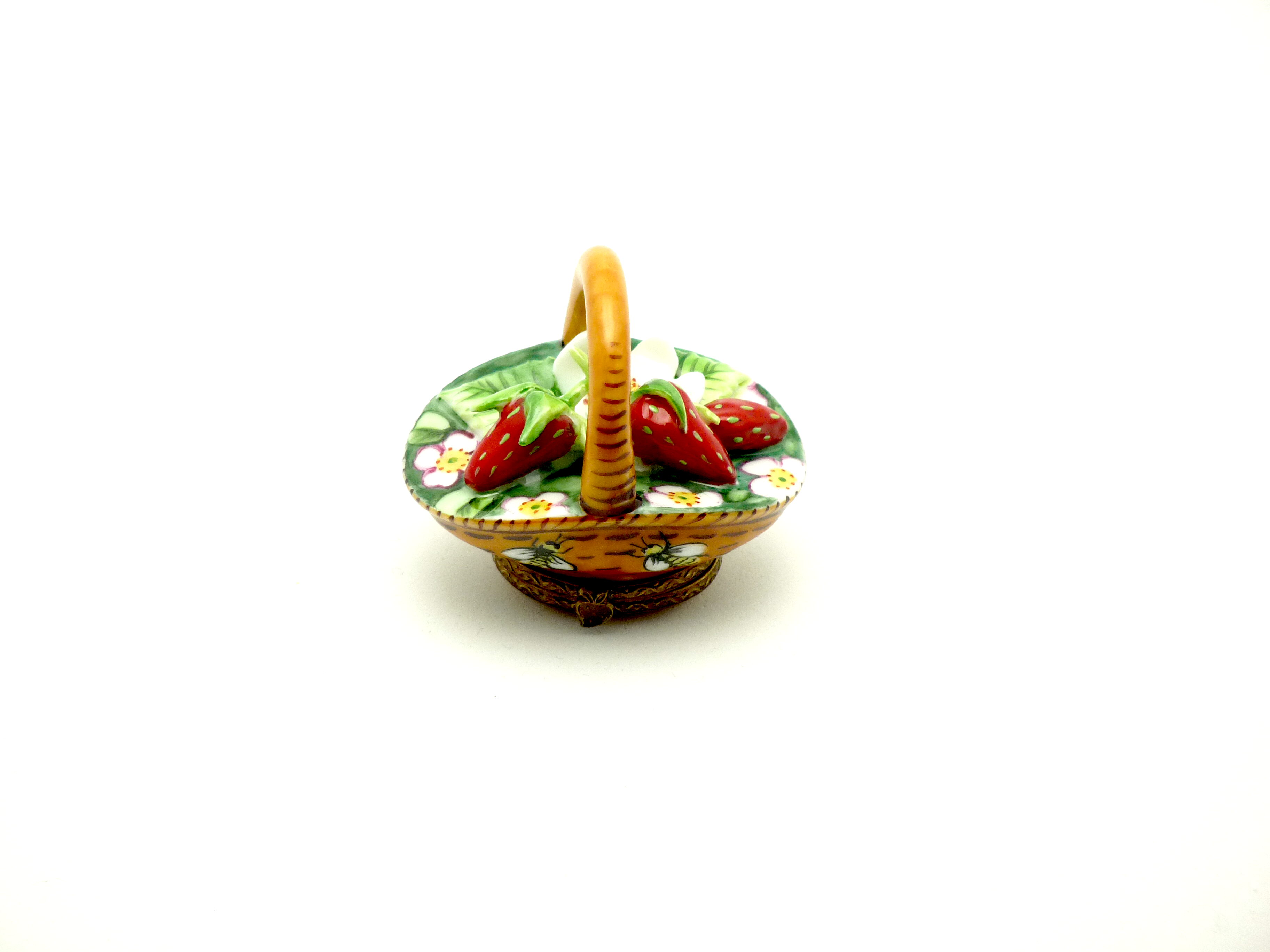 Basket with strawberries 3D