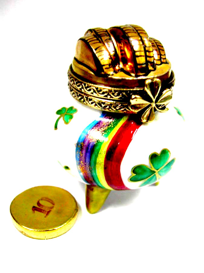 Pot of gold with gold coin