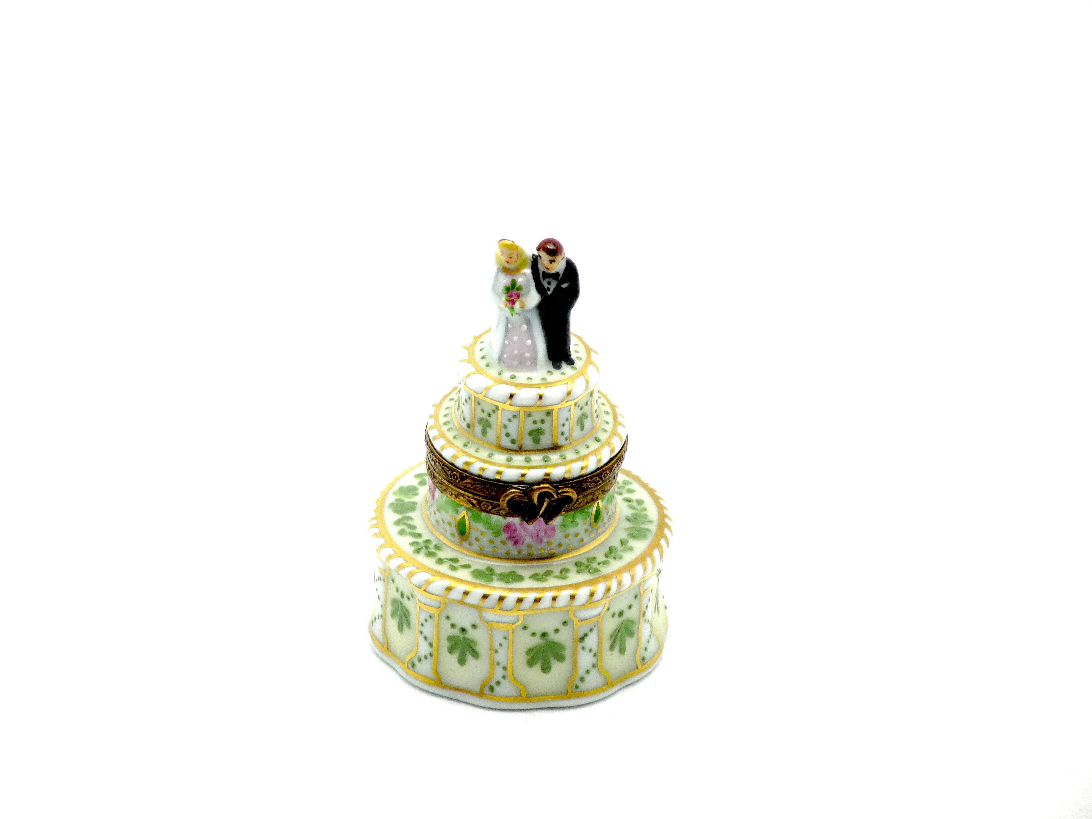 Wedding cake with couple