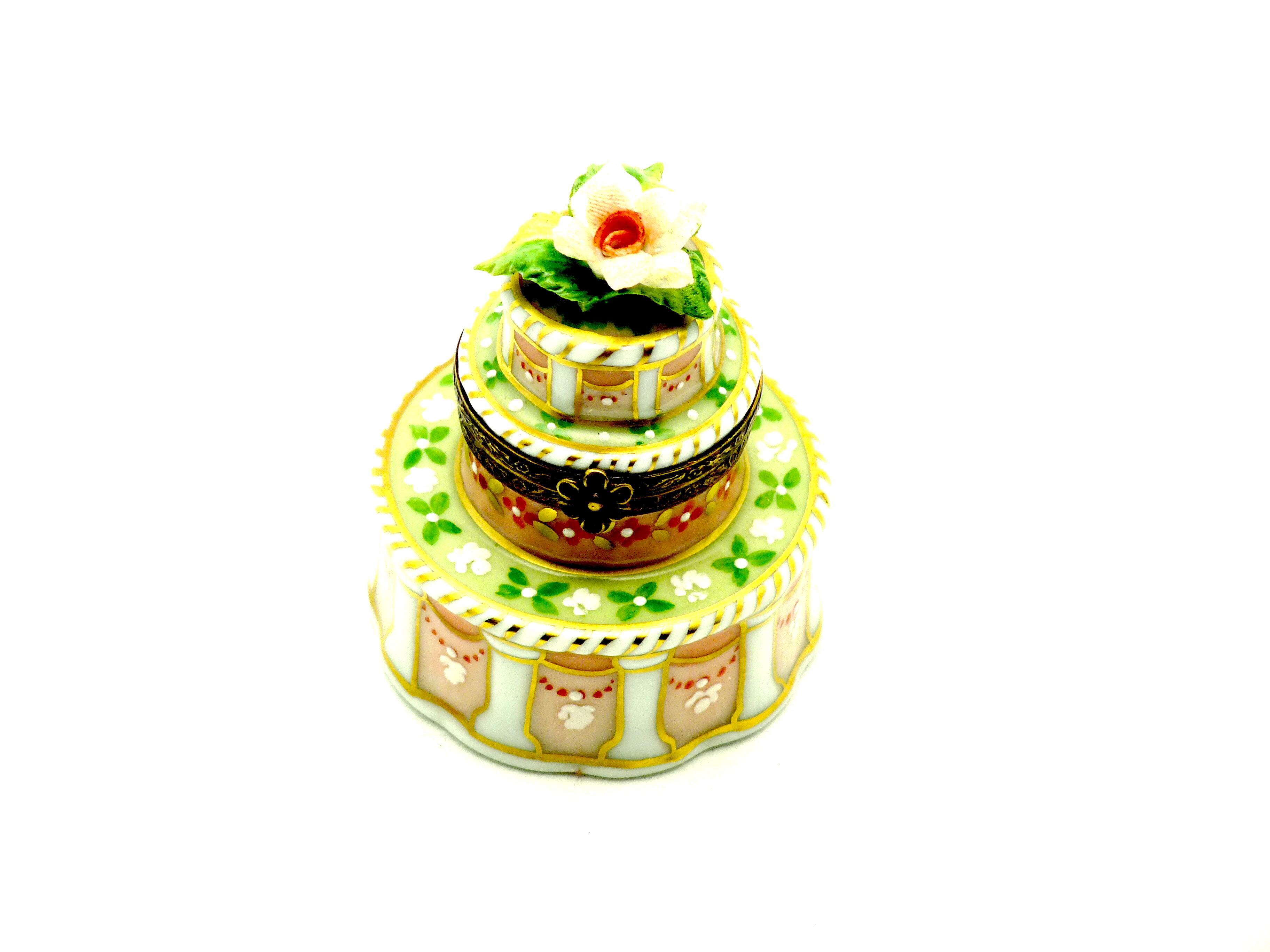 Wedding cake with flower