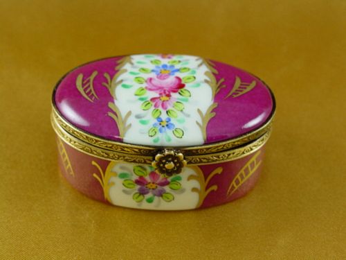Oval with burgundy and flowers