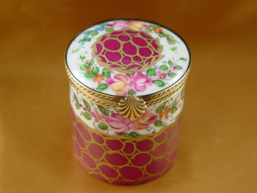 Burgundy and gold cylinder with flowers