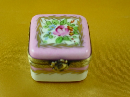 Small pink square with flowers