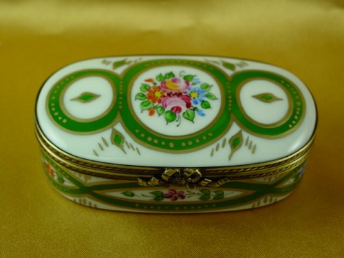 Oval with green and flowers