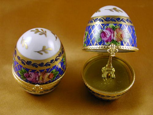 Egg with Eiffel Tower