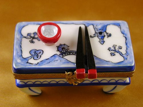ORIENTAL TABLE W/CHOPSTICKS & BOWL