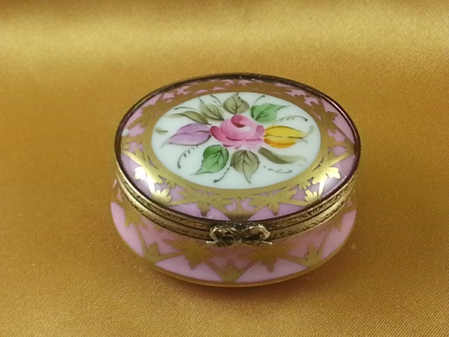 PINK & GOLD OVAL WITH FLOWER