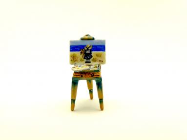Easel w/Girl & Seashore