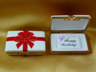 Gift box with red bow - Happy Birthday