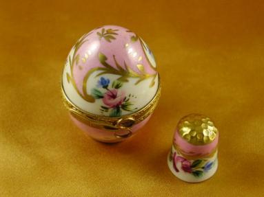 Egg with thimble pink