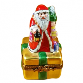 Santa on box w/gifts & lantern