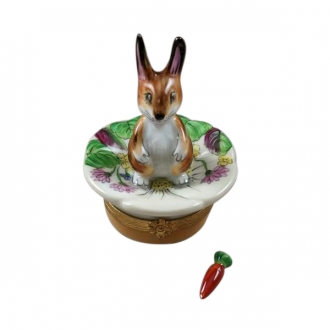 BROWN BUNNY ON LEAF W/ REMOVABLE CARROT