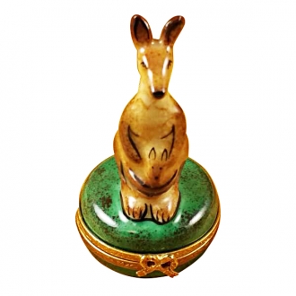 KANGAROO ON ROUND BOX
