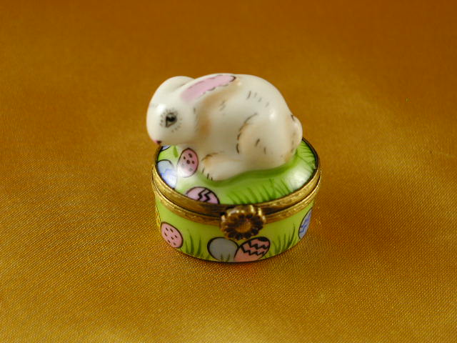 Mini rabbit w/easter eggs