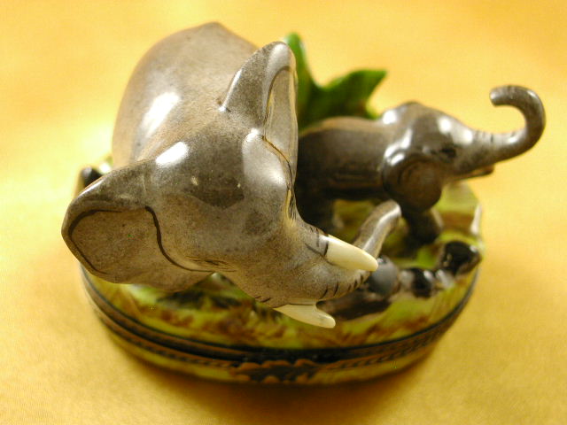 Elephant w/baby